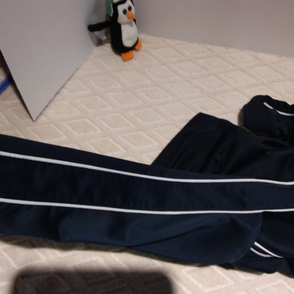 ⬇️Nike full zip track jacket - Picture 4 of 7